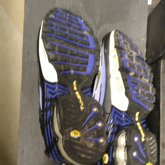 Nike Air Max Plus 3 in Black, White, and Hyper Blue  Size 4.5Y - Picture 6 of 8